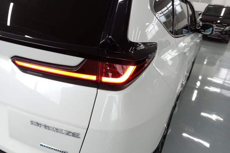 Used Honda Breeze 2021 Rui Hybrid 2.0L 2WD Rui Prestige Edition
