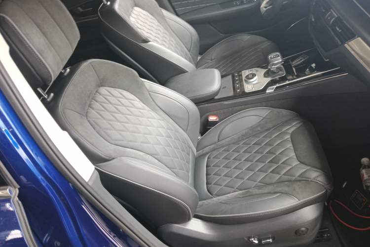 Used Hongqi HS5 2019 2.0T Smart Connect Flagship All-Wheel-Drive Version
