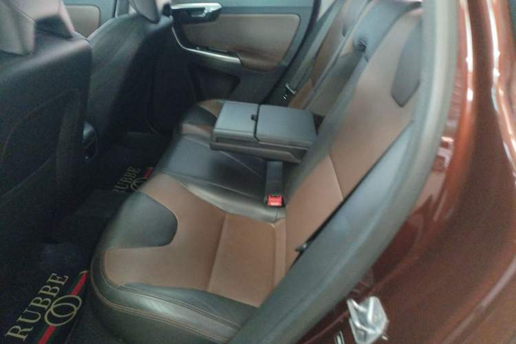 Used Volvo XC60 2015 T5 AWD Zhiyuan Edition
