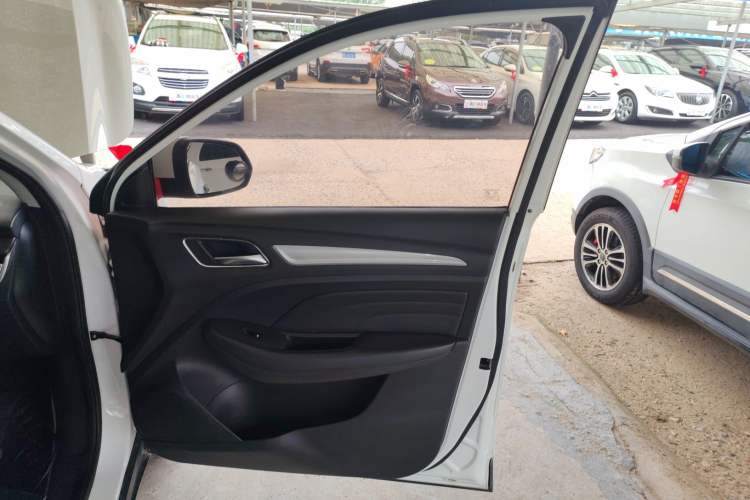 Used Roewe RX3 2018 18T Automatic Internet Smart Edition
