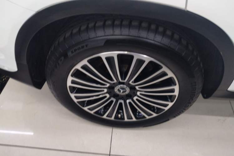 Used Mercedes-Benz GLC 2019 GLC 260 L 4MATIC Dynamic Model
