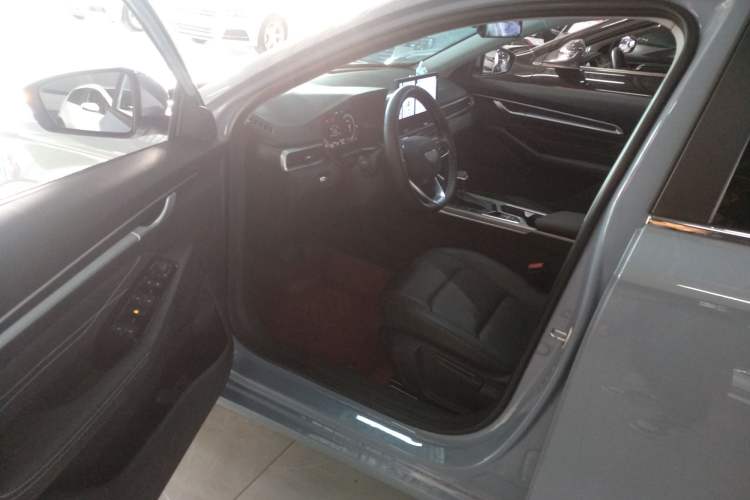 Used Geely Auto Emgrand 2025 4th Generation 1.5L CVT Longteng Edition
