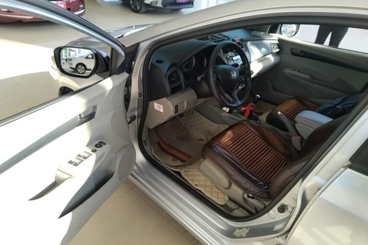 Used Honda City Classic 2012 1.5L Manual Comfort Edition
