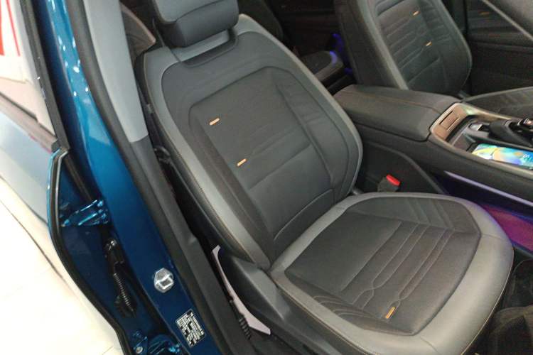 Used Ford Edge 2023 Ford Explorer L 2.0T EcoBoost Four-Wheel Drive 7-Seater Supreme Model
