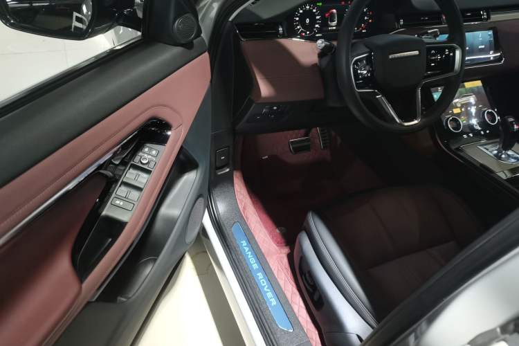 Used Land Rover Range Rover Evoque 2022 Facelifted Aurora L 249 PS R-Dynamic Luxury Edition
