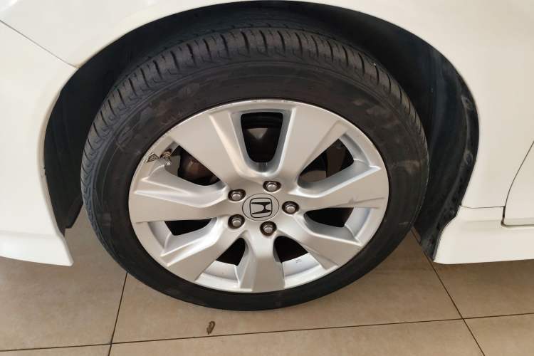 Used Honda Jade 2013 1.8L automatic Comfort version 5 seats
