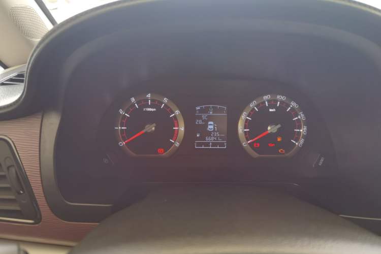 Used FORTHING Lingzhi 2019 M5L 1.6L 9-Seater Base Model China VI Standard