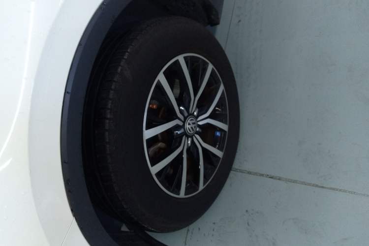 Used Volkswagen Tiguan L 2018 Revised Version 330TSI Automatic Two-Wheel Drive Comfort Edition
