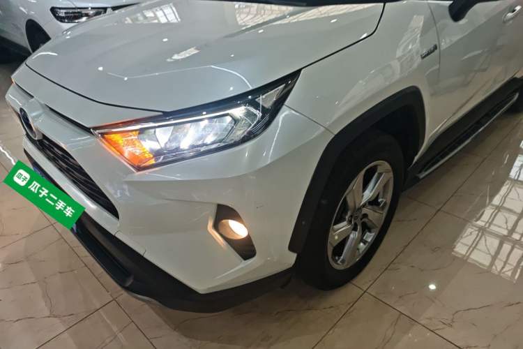 Used Toyota RAV4 2020 Dual-Engine 2.5L E-CVT Two-Wheel Drive Elite Edition
