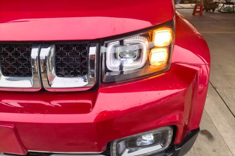 Used  BJ40 2020 2.0T Automatic Four-Wheel Drive Urban Hunter Edition Chivalrous Type