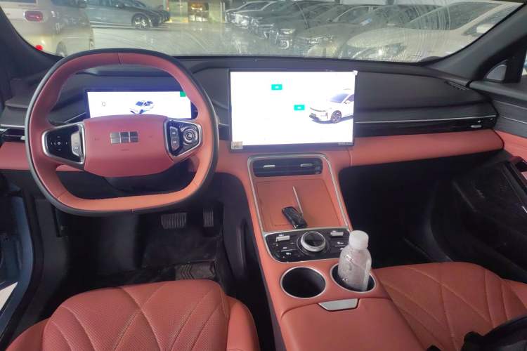 Used  L6 2025 EM-i 140km Starship Edition
