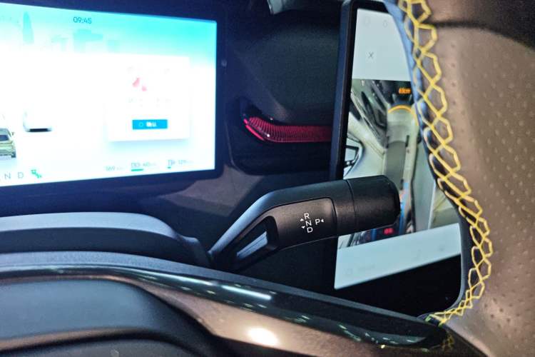 Used Lynk & Co 08 EM-P 2023 120km Long-Range Halo