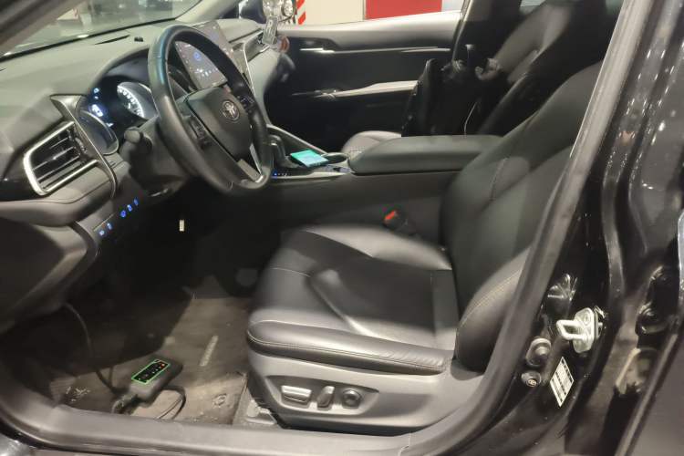 Used Toyota Camry 2022 2.0GVP Premier Edition
