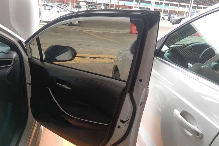 Used Toyota Levin 2022 Dual-Motor 1.8H E-CVT Leading Edition
