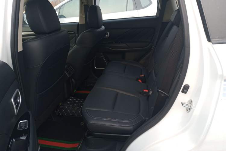 Used Mitsubishi Outlander 2019 2.0L Two-Wheel Drive Comfort Edition 5 Seats China V Standard