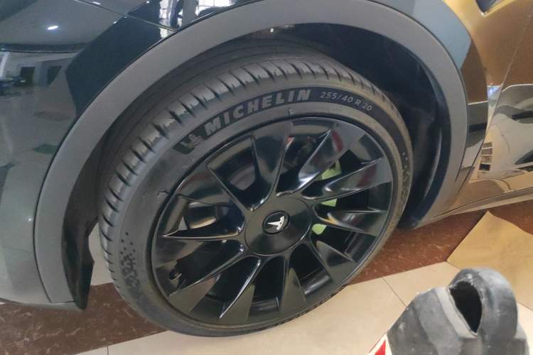 Used Tesla Model Y 2024 Long-Range All-Wheel-Drive Version
