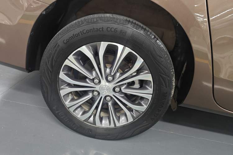 Used Buick GL8 2020 Land Cruiser Executive Class 652T Comfort Model
