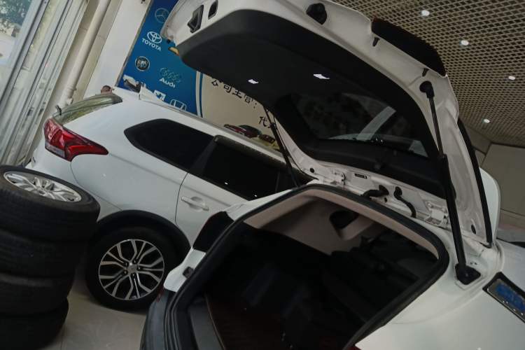 Used BYD Song New Energy 2017 Song DM 1.5TID All-Wheel Drive Prestige Model
