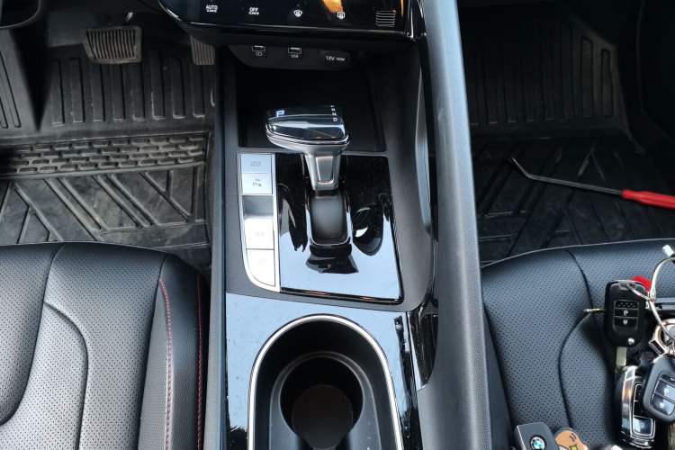 Used Hyundai Elantra 2022 1.5L CVT LUX Prestige Edition