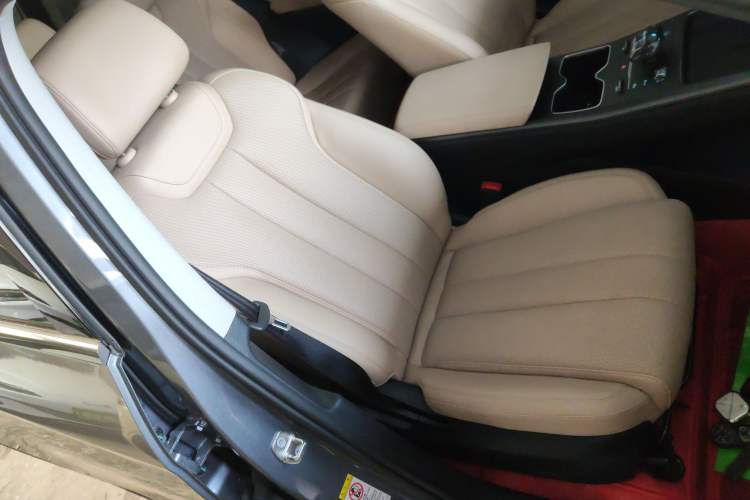 Used BYD Song Pro New Energy 2023 Champion Edition DM-i 71KM Navigation Model
