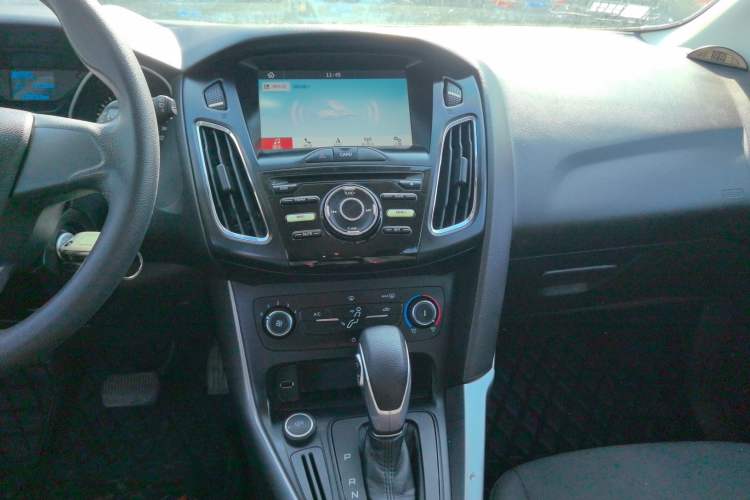 Used Ford Focus 2017 Hatchback 1.6L Automatic Comfort Plus SmartDrive Edition
