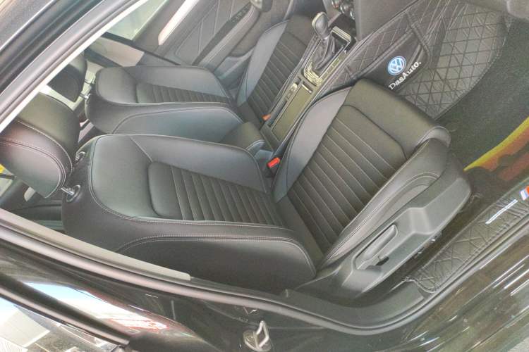 Used Volkswagen Magotan 2025 Zhongxiang Version 280TSI DSG Comfort Edition
