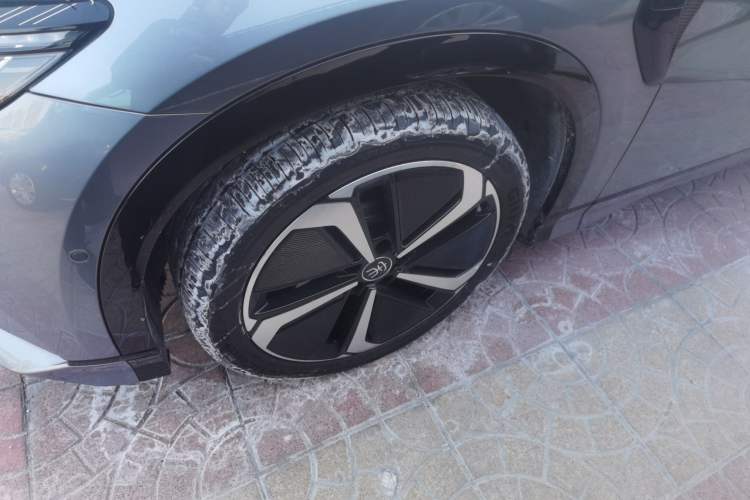 Used BYD Song L EV 2025 Intelligent Driving Version 662 km LiDAR Excellence Edition
