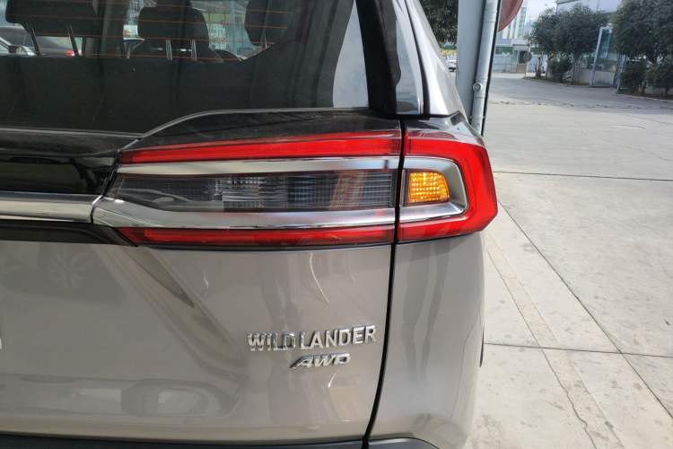 Used Toyota Wildlander 2023 2.0L CVT Four-Wheel Drive Luxury PLUS Edition
