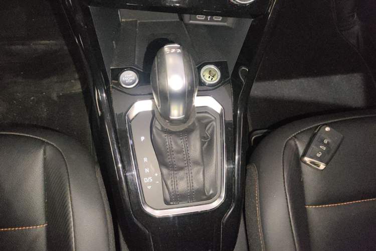 Used Volkswagen T-ROC 2021 280TSI DSG Two-Wheel Drive Comfort Connect 30th Anniversary Edition