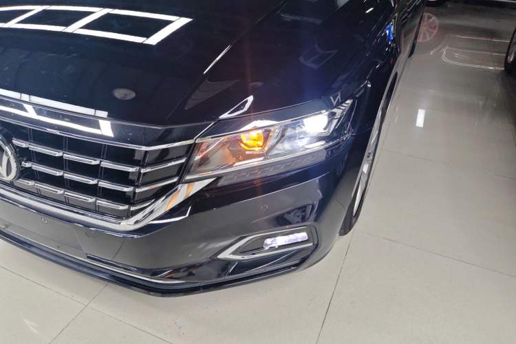 Used Volkswagen Passat 2019 330TSI Elite Edition China VI
