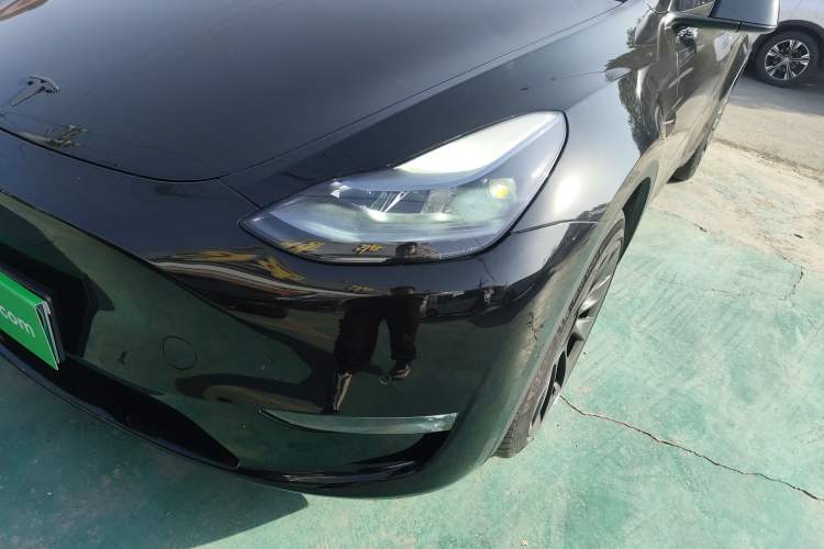 Used Tesla Model Y 2023 Long-Range All-Wheel-Drive Version