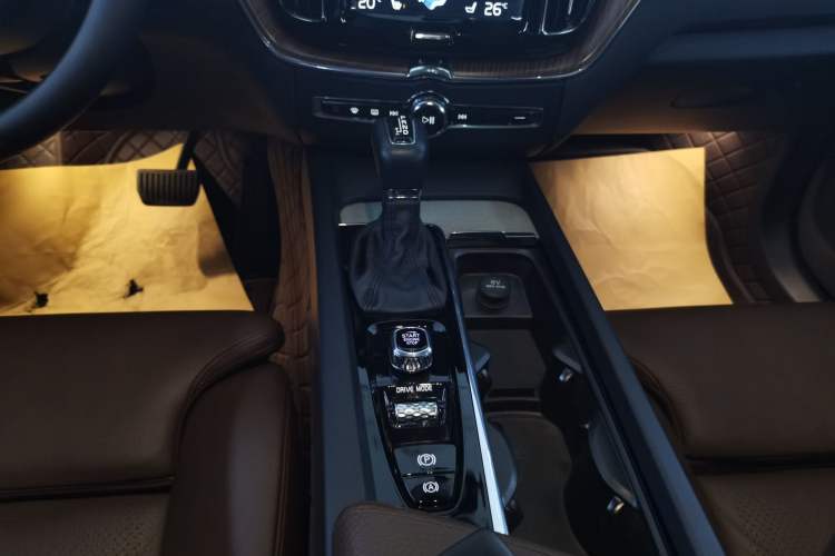 Used Volvo XC60 2020 T5 4x4 Smart Luxury Edition