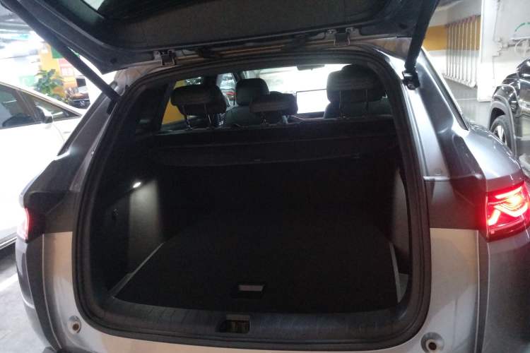 Used BYD Song L DM-i 2025 Intelligent Driving Version 112 km Beyond-Range Type