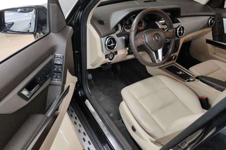 Used Mercedes-Benz GLK-Class 2013 Facelift GLK 300 4MATIC Fashion Edition
