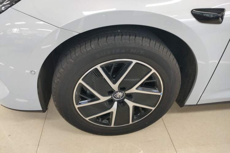 Used BYD Qin L 2025 DM-i Smart Drive 120KM Superior Model
