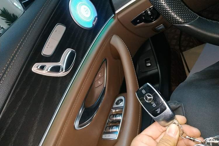 Used Mercedes-Benz E-Class 2022 E 300 L Sporty and Stylish Model
