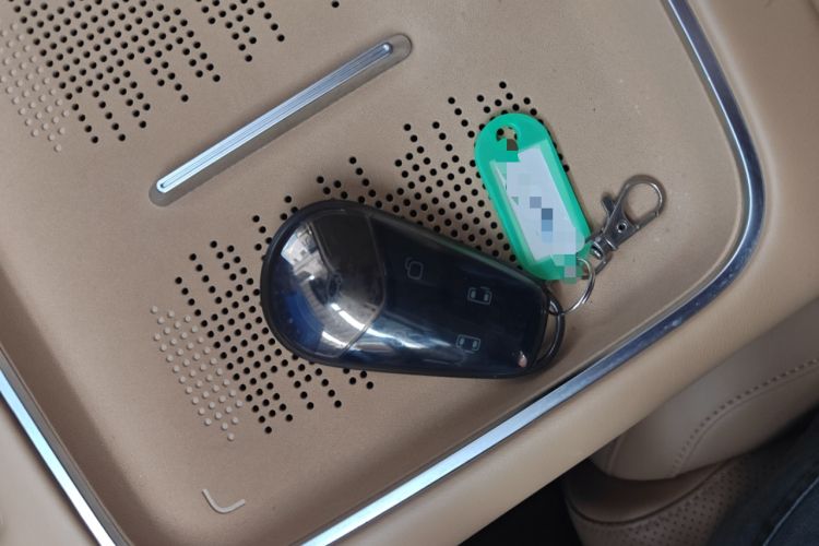 Used VOYAH Dream 2025 PHEV Four-Wheel-Drive Flagship Version – Qiankun Edition
