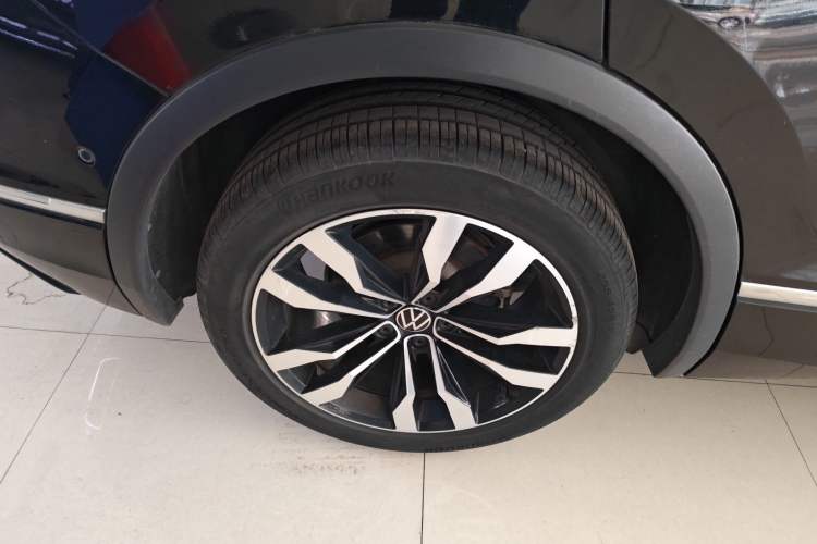 Used Volkswagen Tiguan L 2021 330TSI Automatic Two-Wheel Drive R-Line Enhanced Edition
