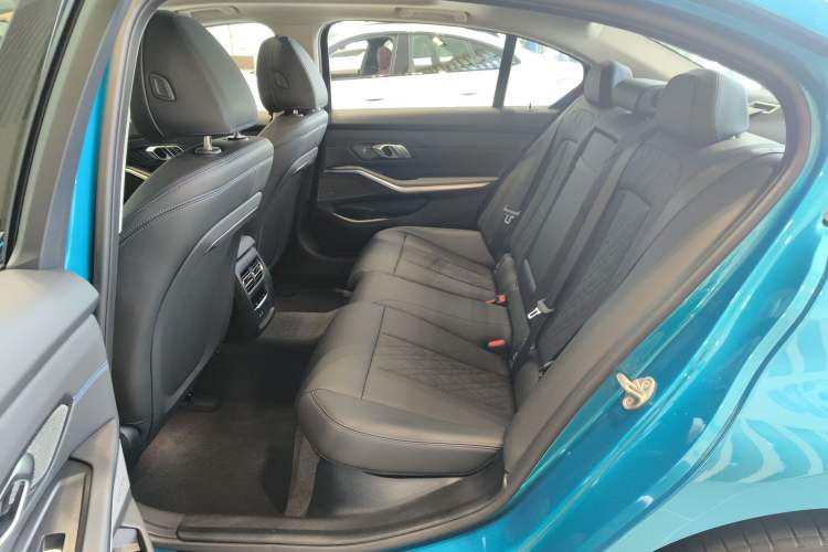 Used BMW i3 2025 eDrive 40 L Midnight Sports Package
