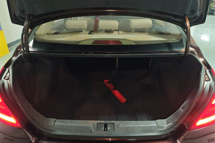 Used Geely Auto Emgrand 2017 Sedan Million Edition 1.5L Manual Luxury Model