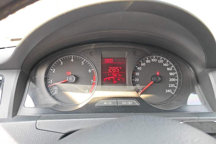 Used Volkswagen Santana 2015 1.6L Manual Fashion Edition