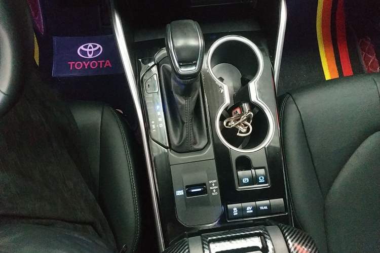 Used Toyota Highlander 2022 Dual-Engine 2.5L Four-Wheel Drive Prestige Version 7 Seats
