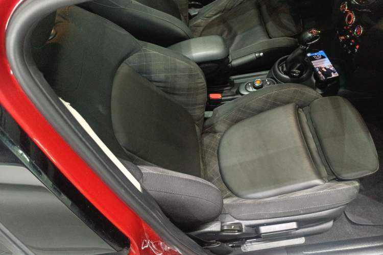 Used  MINI 2016 1.5T COOPER Five-Door Edition
