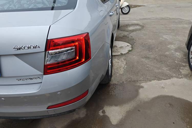 Used Skoda Octavia 2015 1.6L Automatic Eado Edition
