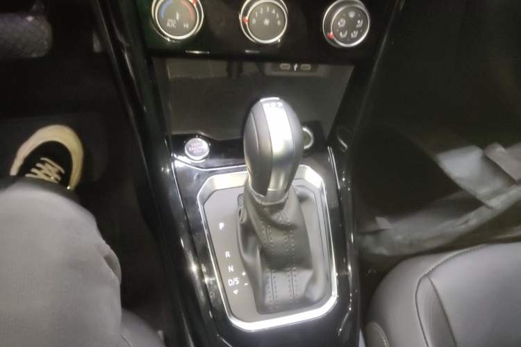 Used Volkswagen T-ROC 2022 280TSI DSG Two-Wheel Drive Comfort PLUS
