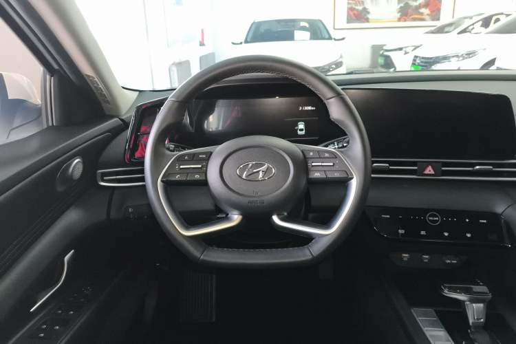 Used Hyundai Elantra 2022 1.5L CVT LUX Prestige Edition