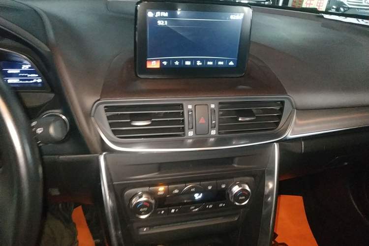 Used Mazda CX-4 2018 2.0L Automatic Two-Wheel Drive Blue Sky Premium Upgrade Version China V Standard
