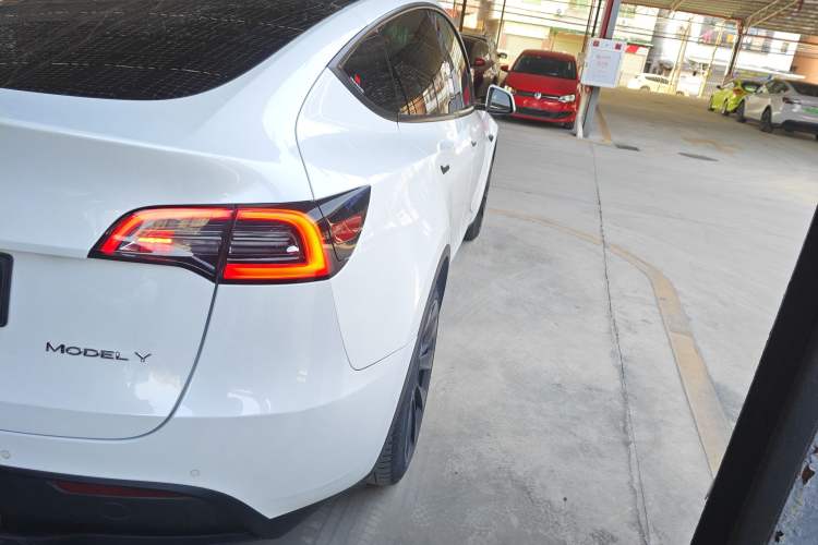 Used Tesla Model Y 2022 Rear-Wheel-Drive Version
