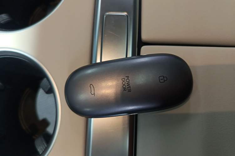 Used Li Auto MEGA 2024 Ultra Model
