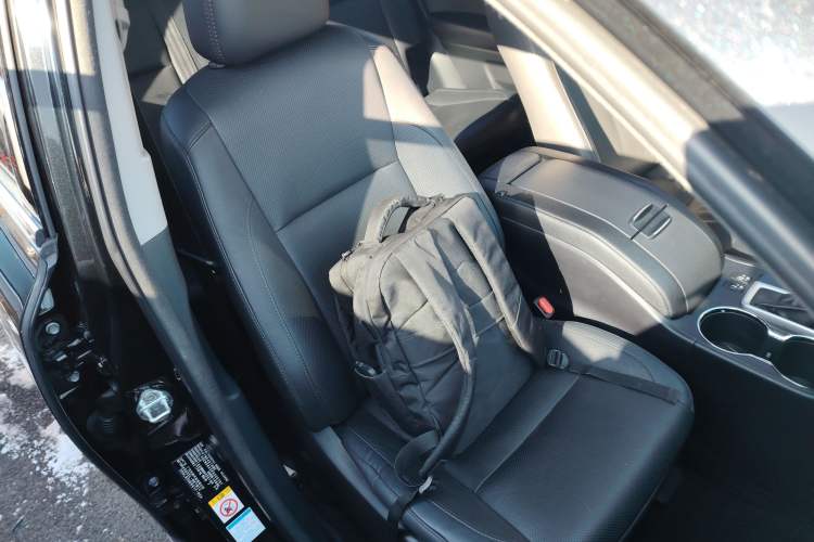 Used Toyota Highlander 2018 2.0T Four-Wheel Drive Luxury Edition 7 Seats China V Emission Standard
